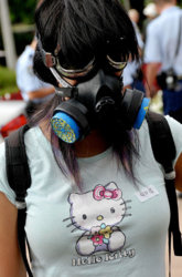 hello-kitty-gas-mask-girl.jpg