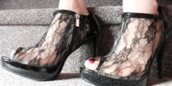 heels1s.JPG