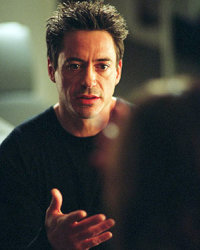 9-robert-downey-kiss-kiss.jpg
