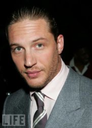 Tom-tom-hardy-15156280-432-594.jpg