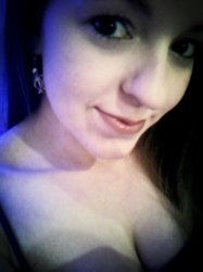 Liliana_XOcleavage.jpg