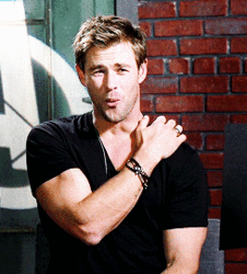 tumblr_nnjthyOdiY1r9pt1so1_r1_250.gif