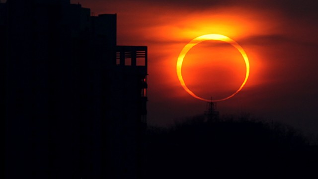 gty_annular_solar_eclipse_ll_1201516_wg.jpg