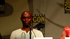 tumblr_m7dhzgO9u41qgryh9o2_250.gif